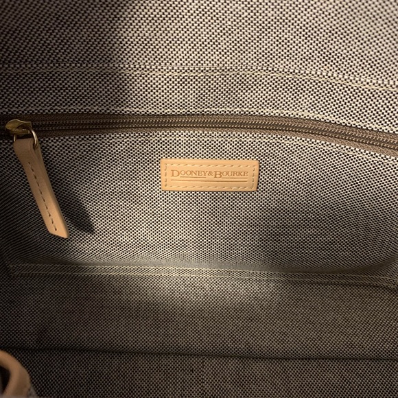 BNWT Dooney & Bourke Buckle Satchel 👜 Authentic Rare - Picture 3 of 10